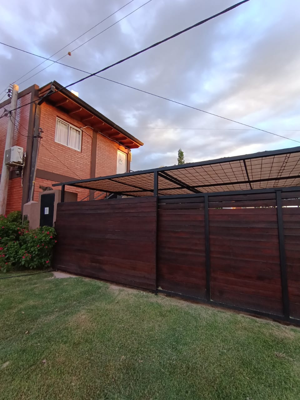 COMPLEJO DE 3 UNIDADES CON PILETA | MERLO