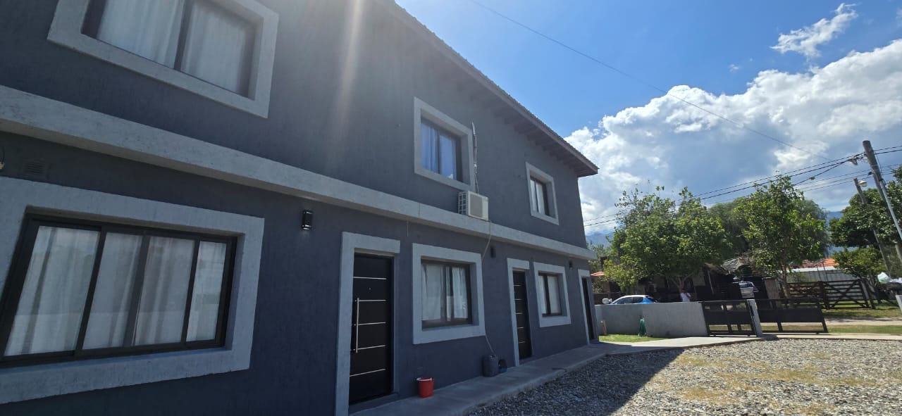 VENTA URGENTE COMPLEJO EN MERLO