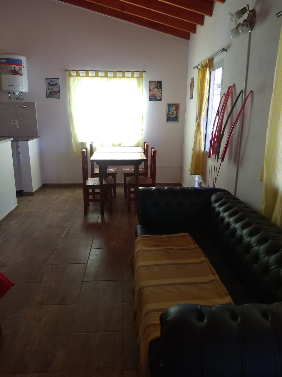 PEQUEÑO COMPLEJO DE 3 UNIDADES EN CORTADERAS