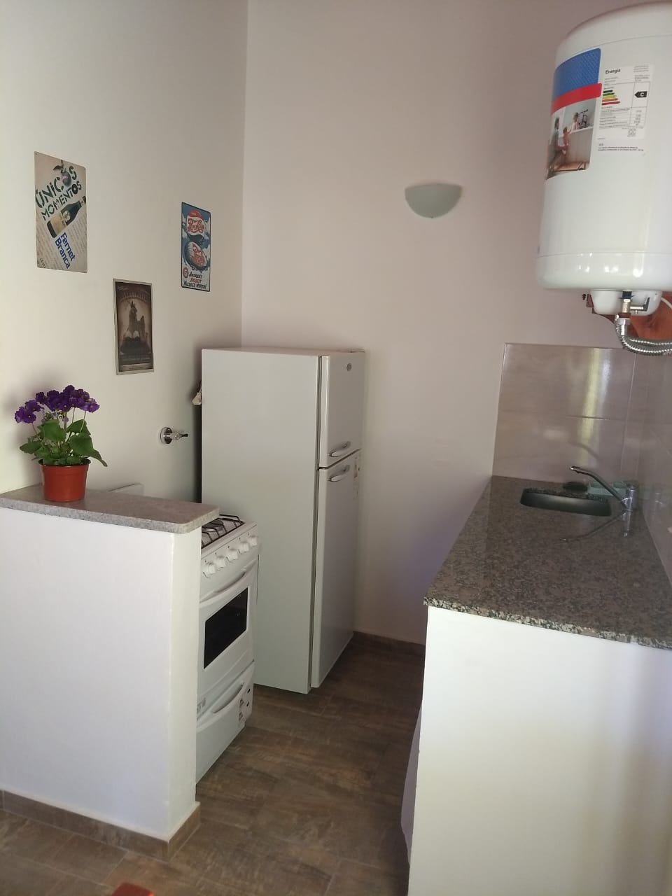 PEQUEÑO COMPLEJO DE 3 UNIDADES EN CORTADERAS