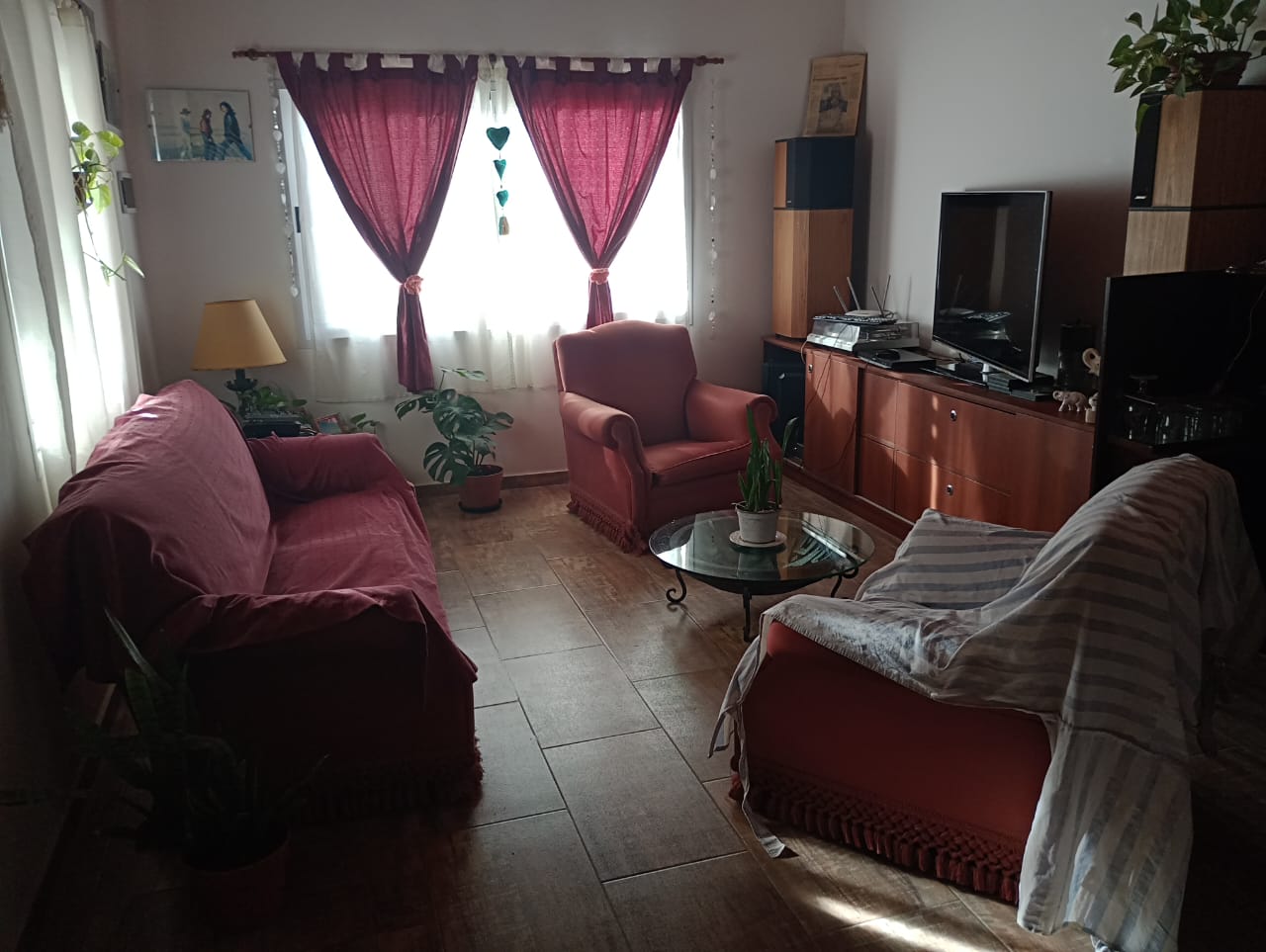 PEQUEÑO COMPLEJO DE 3 UNIDADES EN CORTADERAS