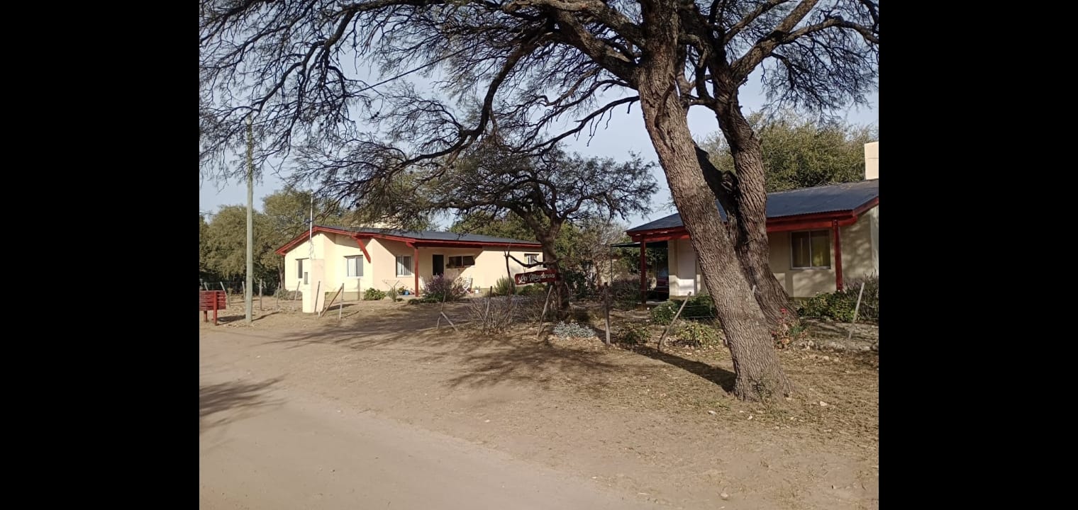 PEQUEÑO COMPLEJO DE 3 UNIDADES EN CORTADERAS