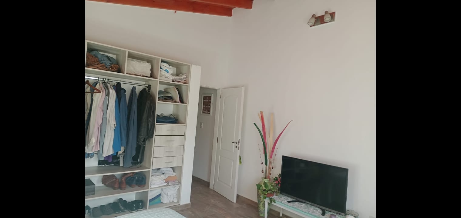 PEQUEÑO COMPLEJO DE 3 UNIDADES EN CORTADERAS