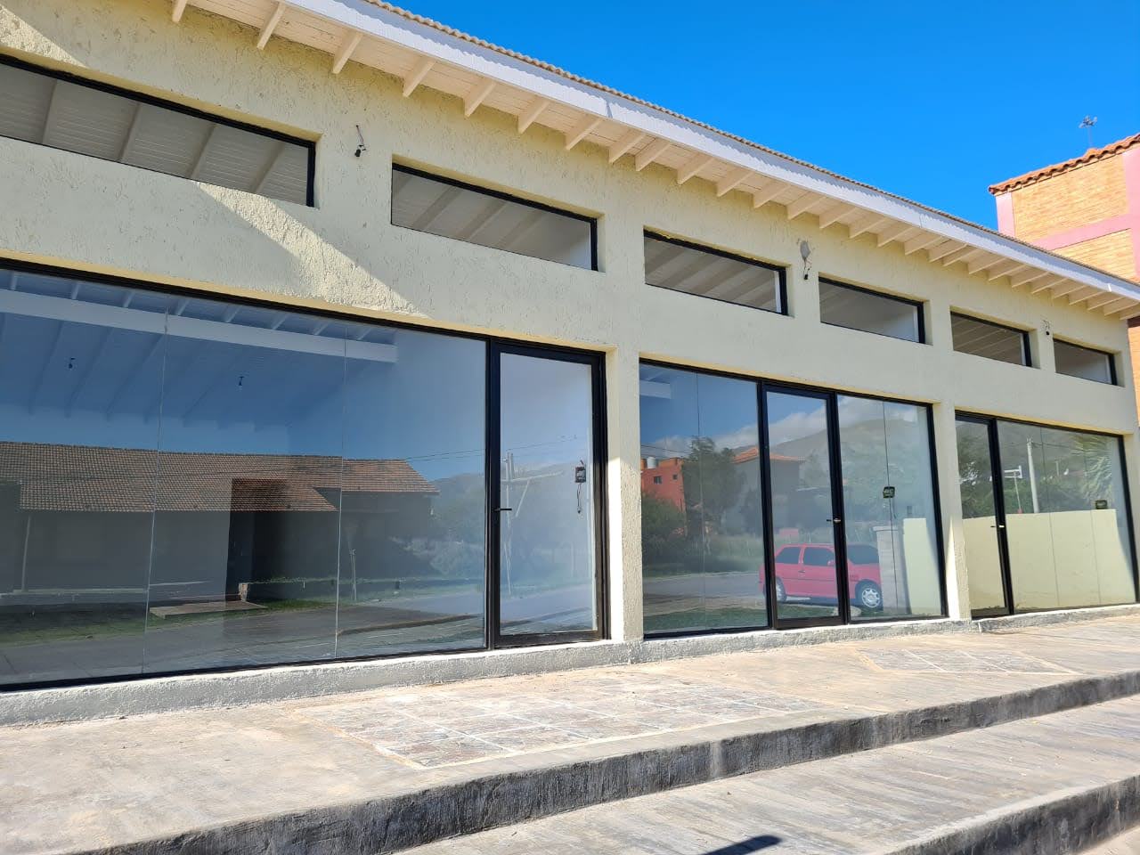 LOCAL COMERCIAL EN BARRANCA COLORADA | MERLO