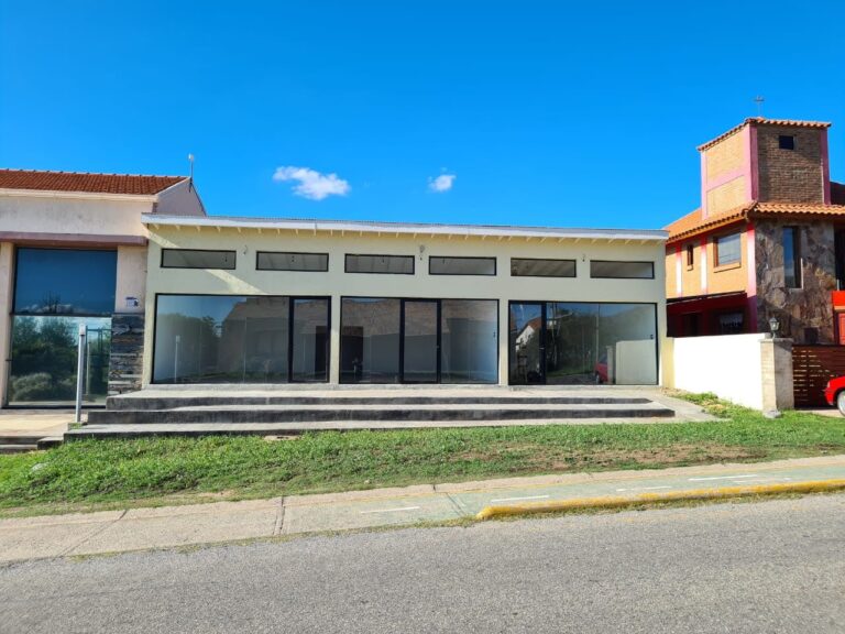 LOCAL COMERCIAL EN BARRANCA COLORADA | MERLO