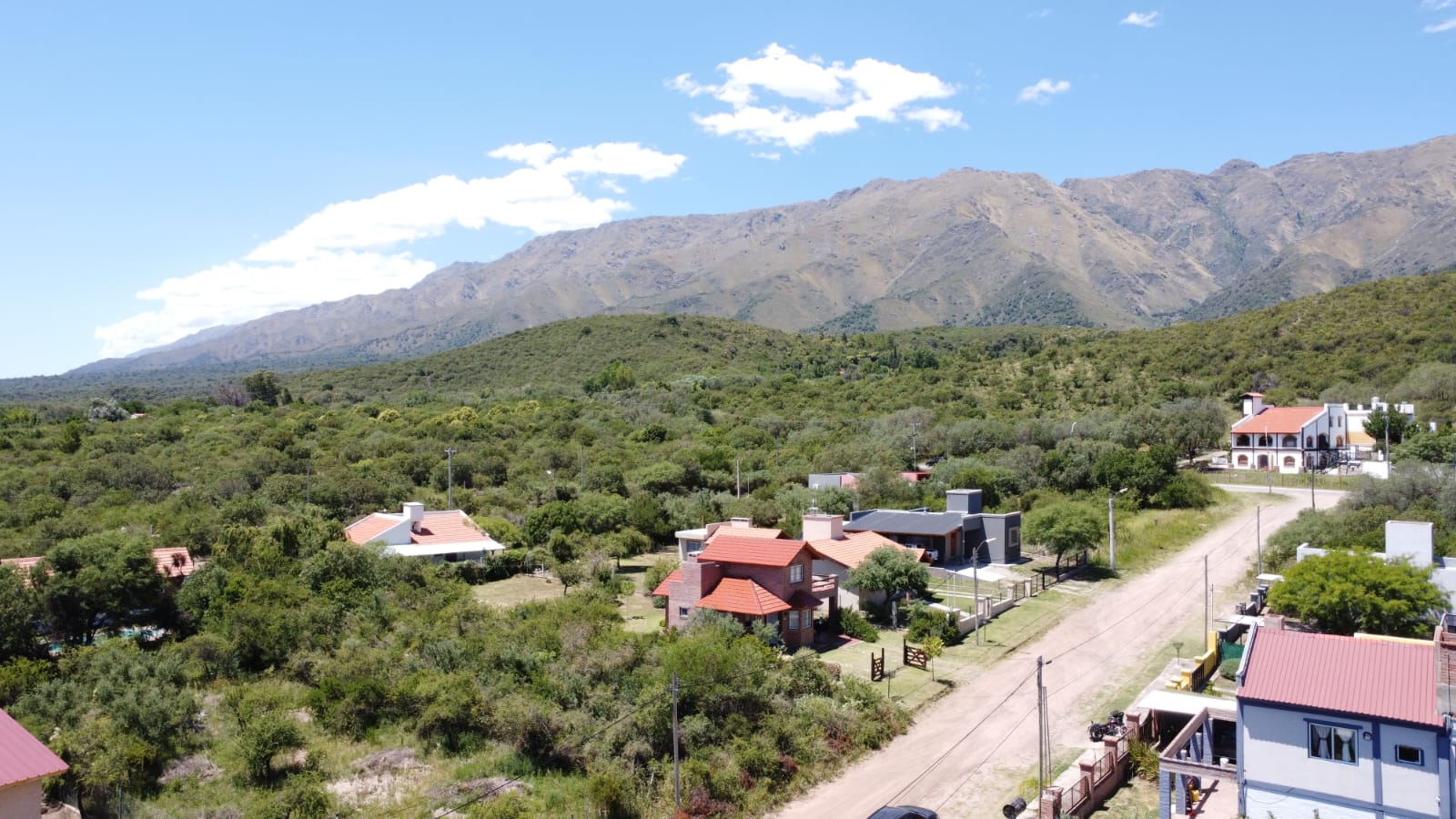 HERMOSO TERRENO BARRANCA COLORADA ARRIBA | MERLO