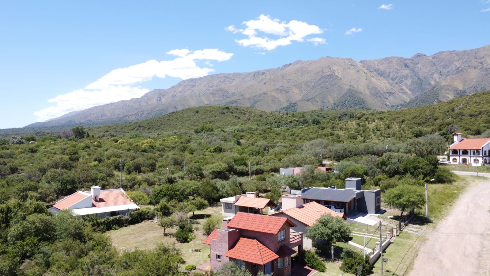 HERMOSO TERRENO BARRANCA COLORADA ARRIBA | MERLO