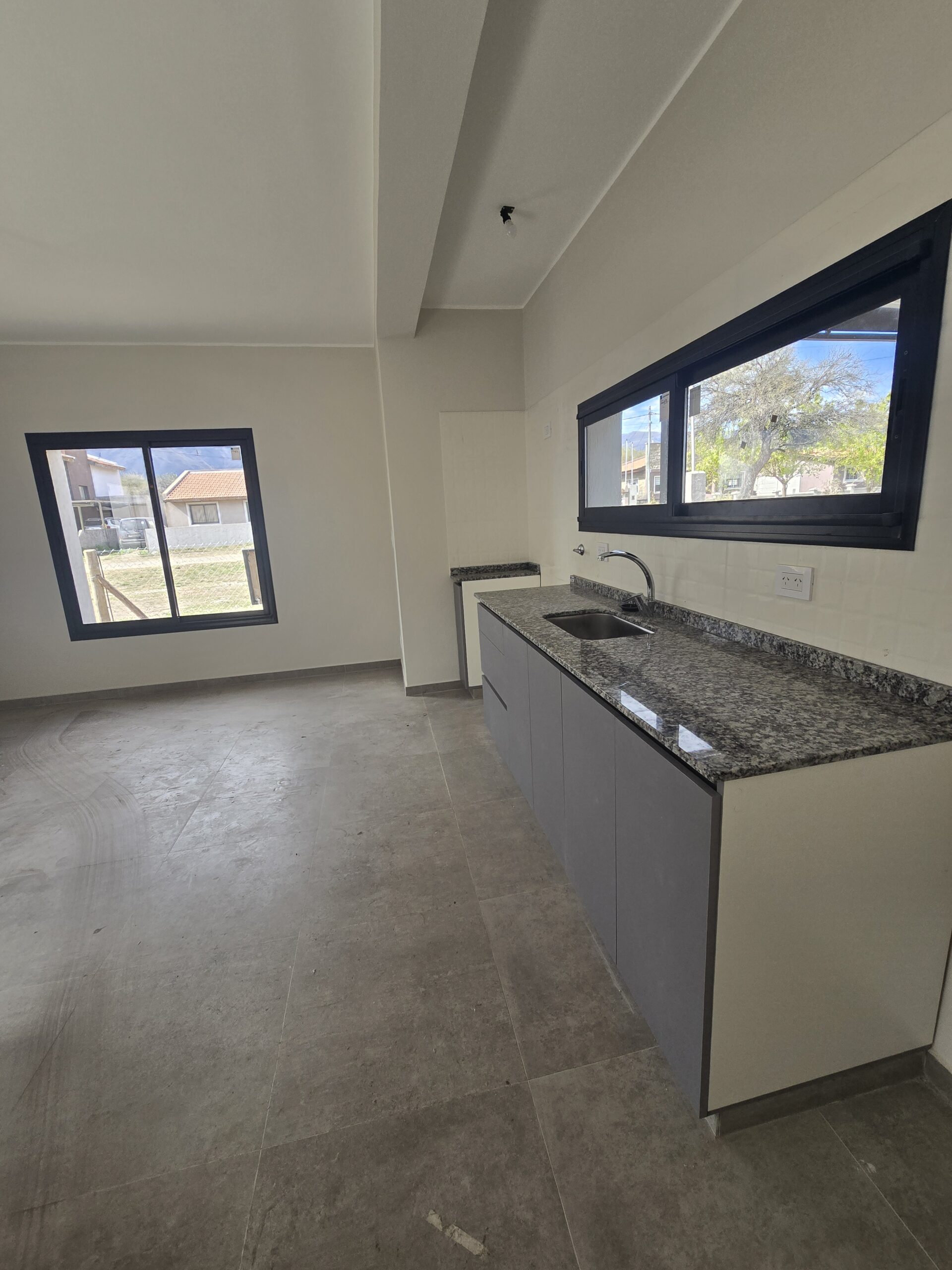 Casa en venta a estrenar en Merlo San luis.