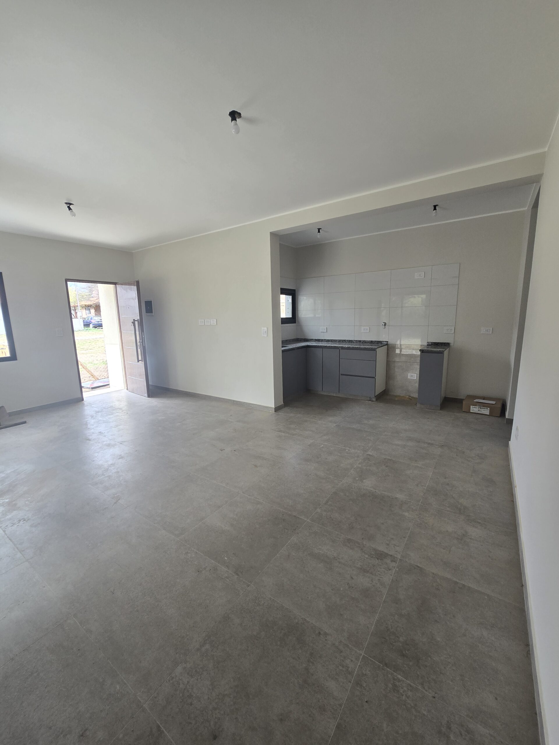 Casa en venta a estrenar en Merlo.