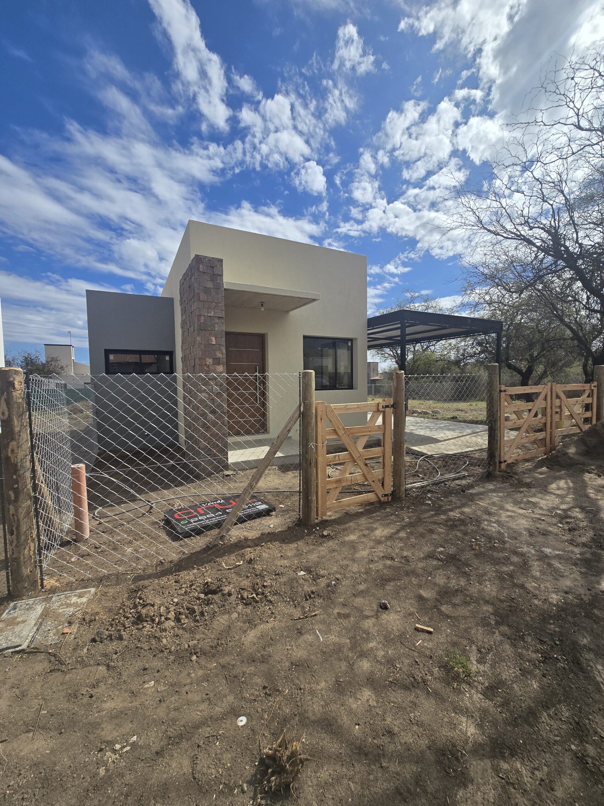Casa en venta a estrenar en Merlo.